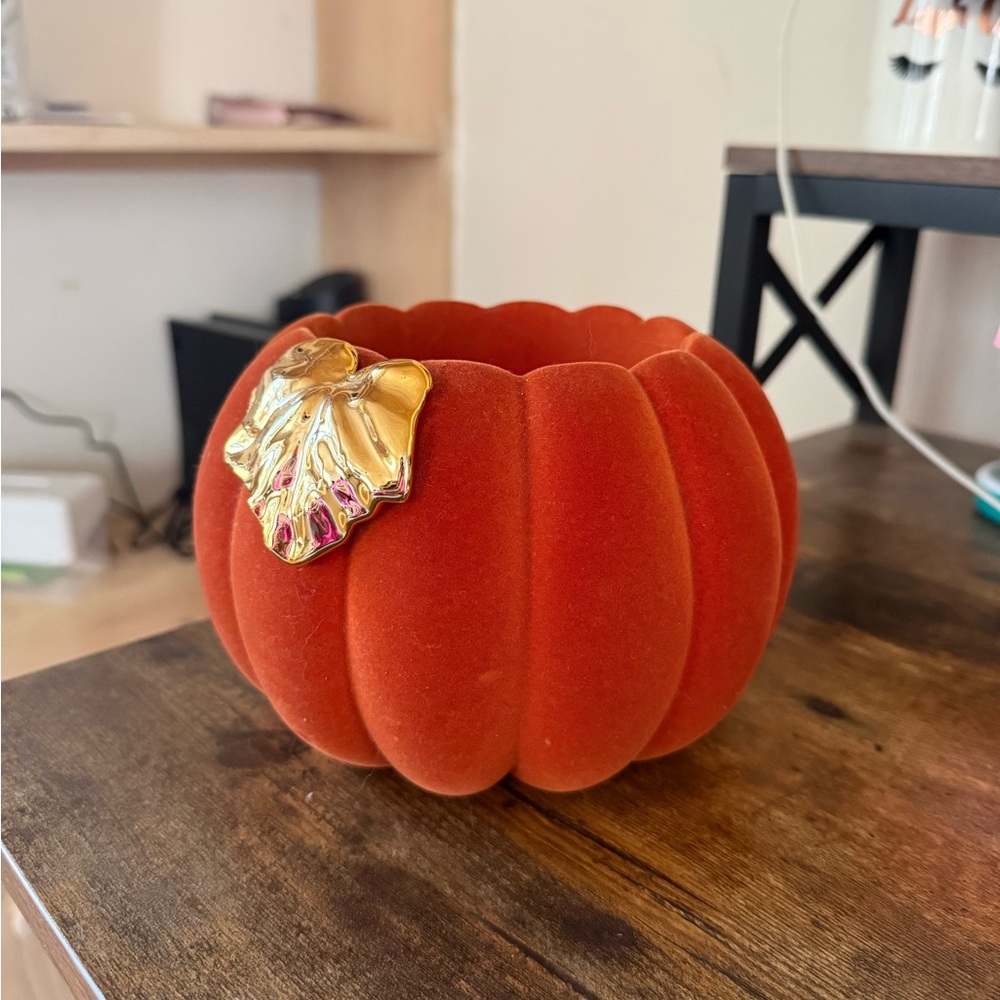 Bath and Body Works Velvet Pumpkin holder with Gold Leaf Accent
